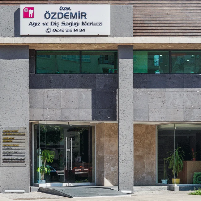 Özdemir Dental Center exterior in Antalya